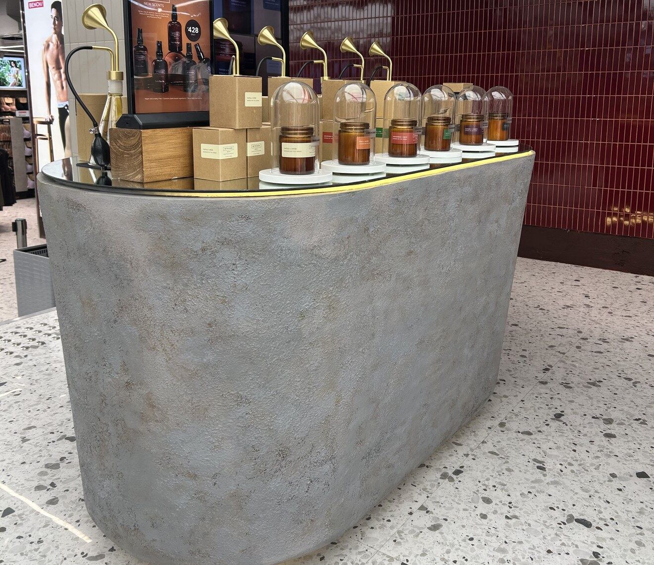 Bench Glorietta 3 custom stone table